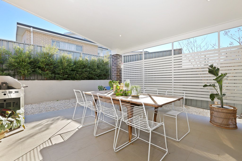 2/201 Wyndarra Way KOONAWARRA 6