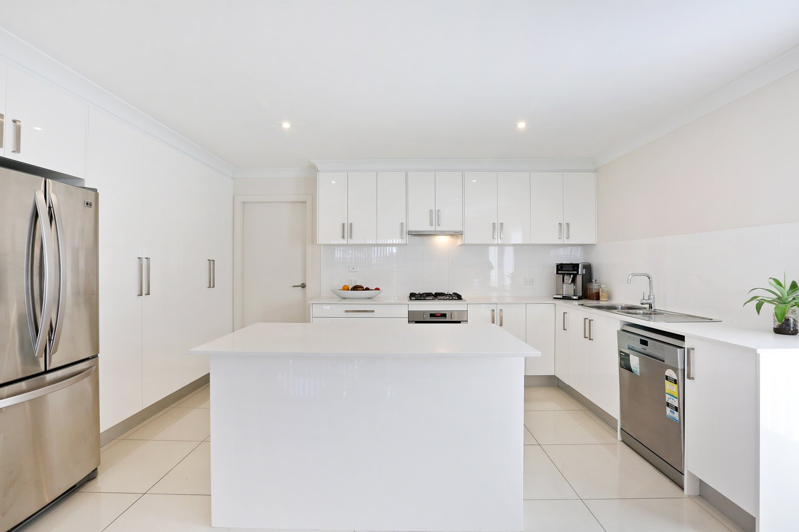 2/201 Wyndarra Way KOONAWARRA 1