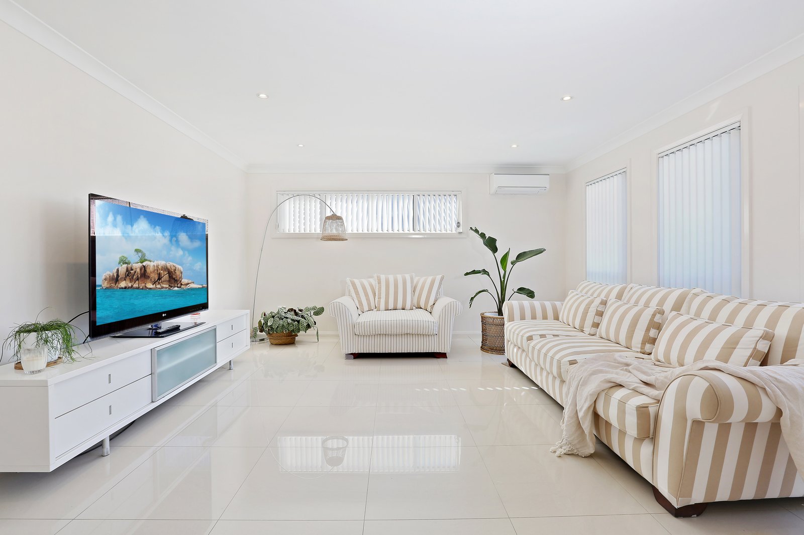 2/201 Wyndarra Way KOONAWARRA 3