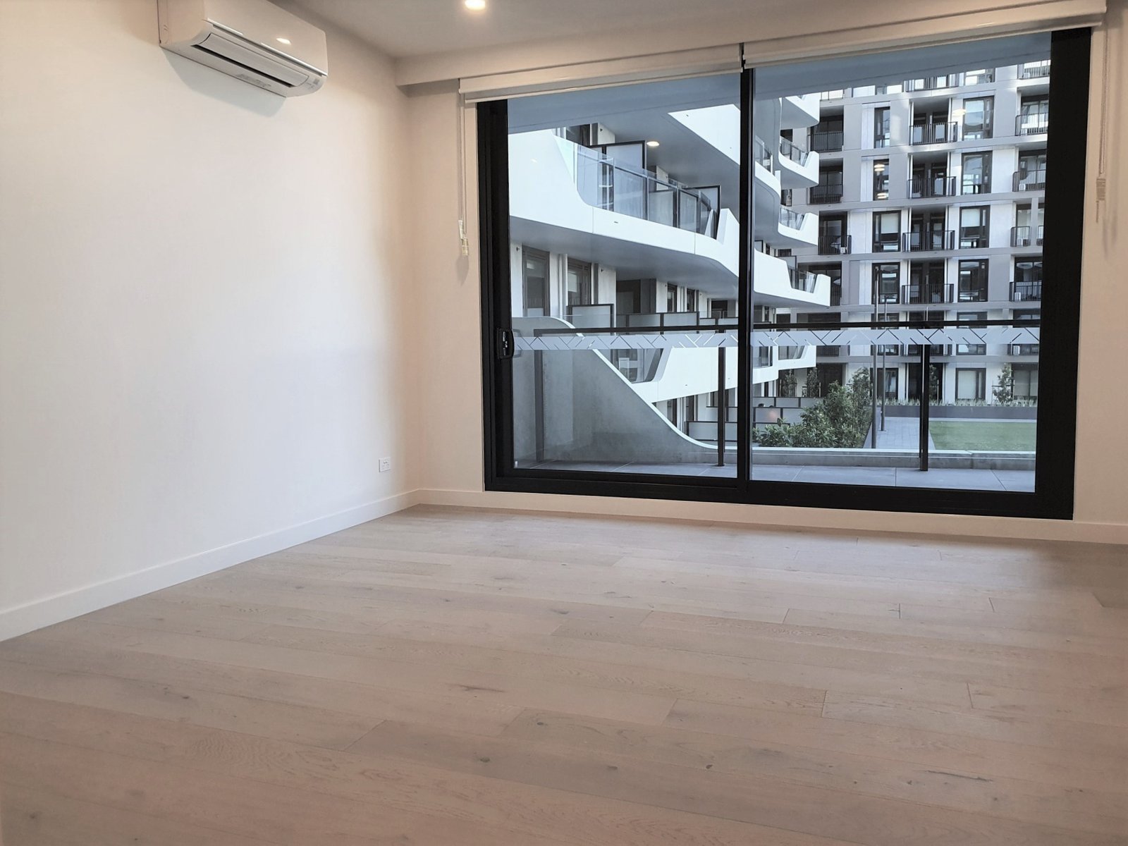 Gallery: 2201/2107-2125 Dandenong Road