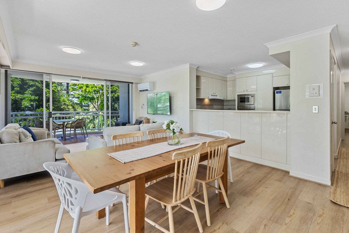 2201/220 The Esplanade Burleigh Heads 3