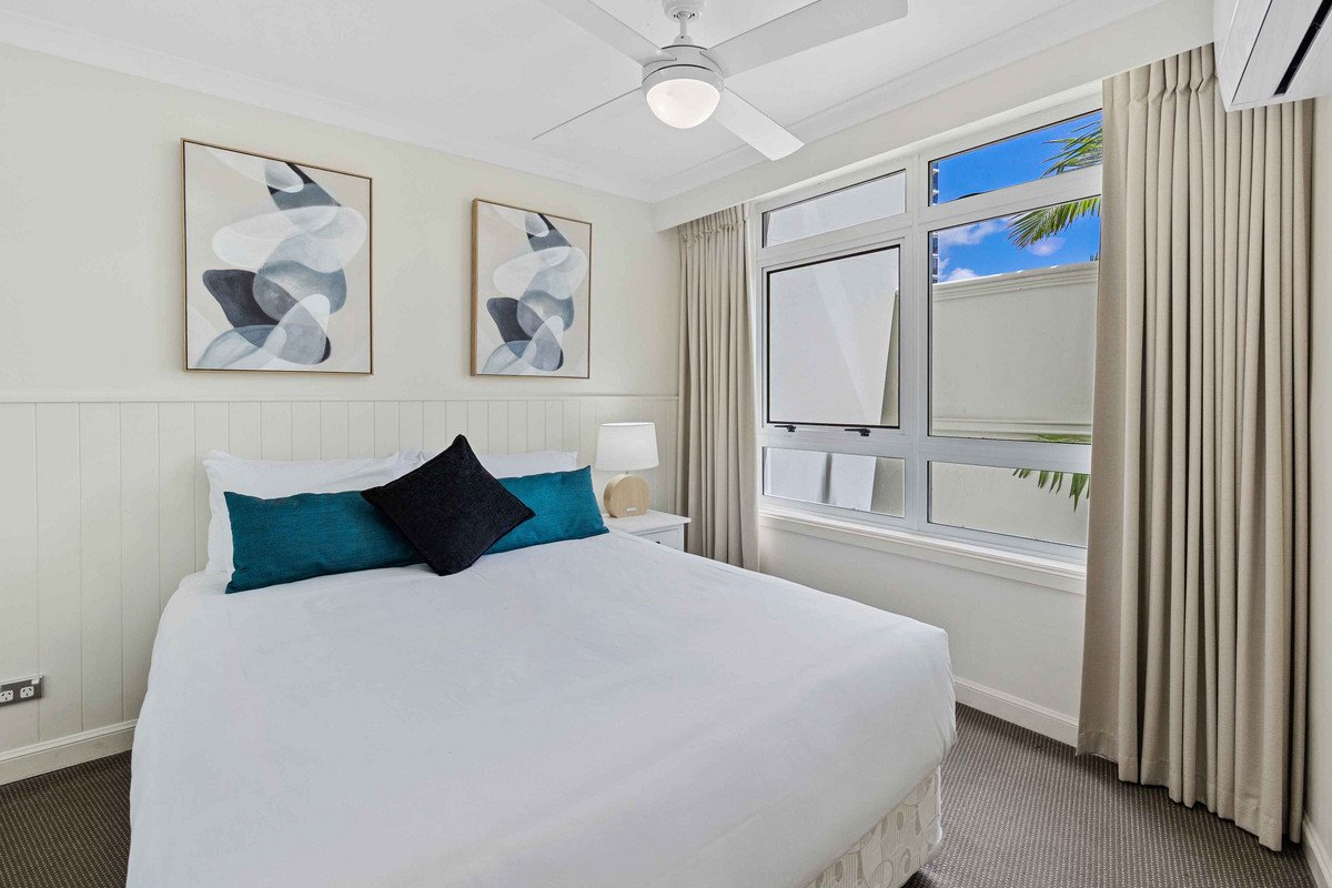 2201/220 The Esplanade Burleigh Heads 11