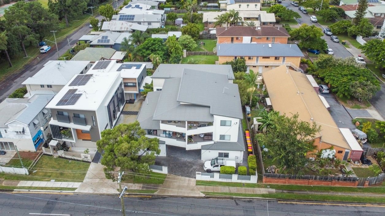2/203 Melton Rd  NUNDAH 2