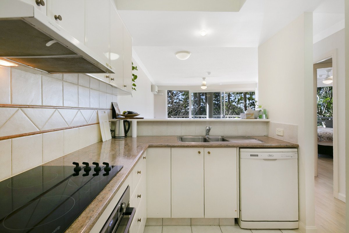 2203/220 The Esplanade Burleigh Heads 9