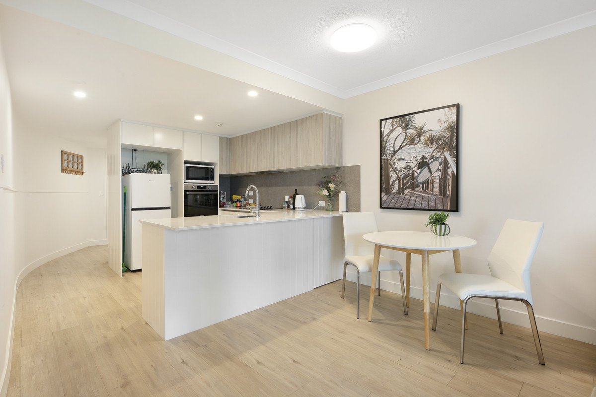2203/220 The Esplanade Burleigh Heads 9