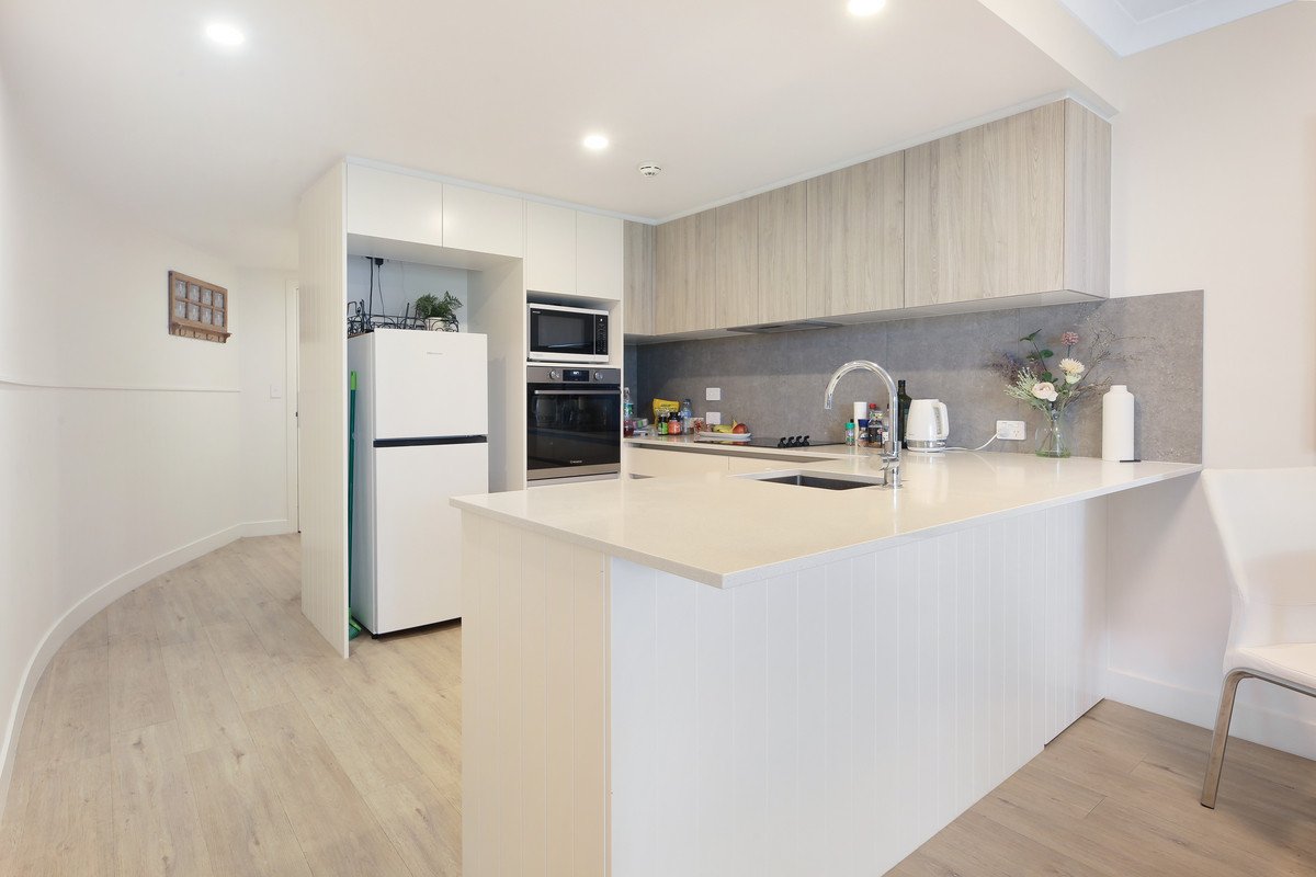2203/220 The Esplanade Burleigh Heads 10