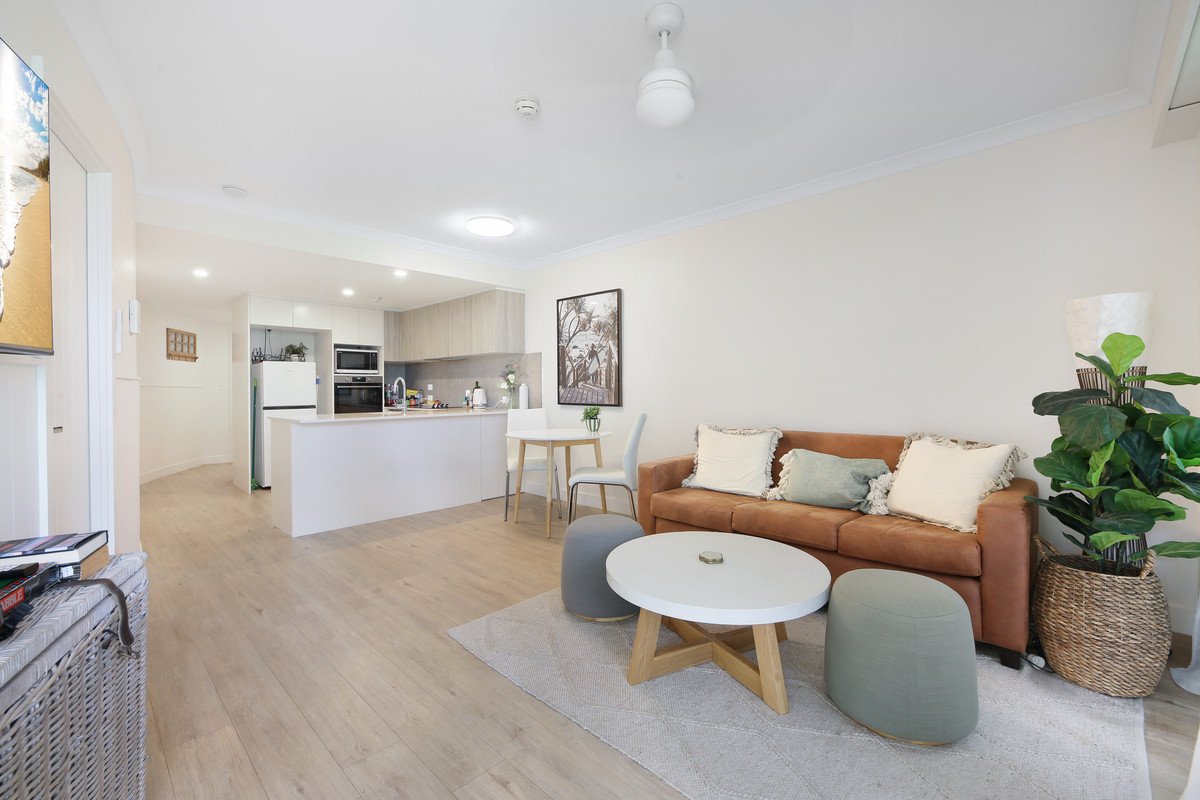 2203/220 The Esplanade Burleigh Heads 11