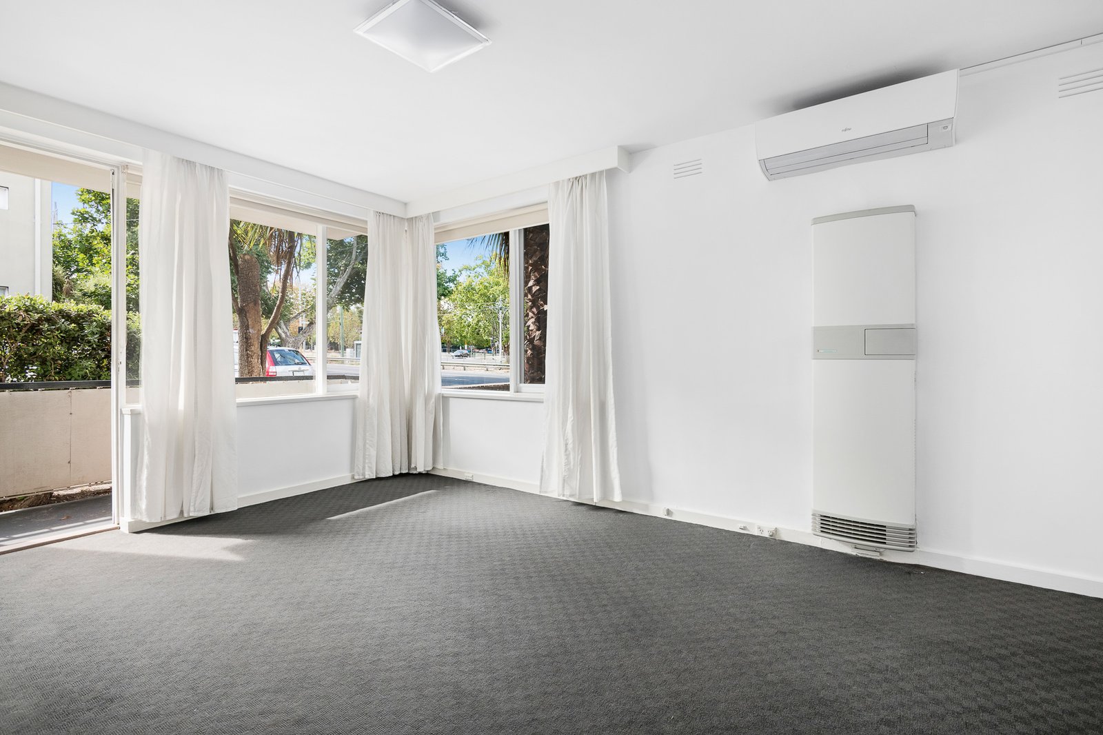 Gallery: 2/205 Dandenong Road