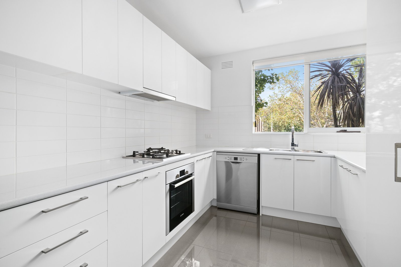 Gallery: 2/205 Dandenong Road