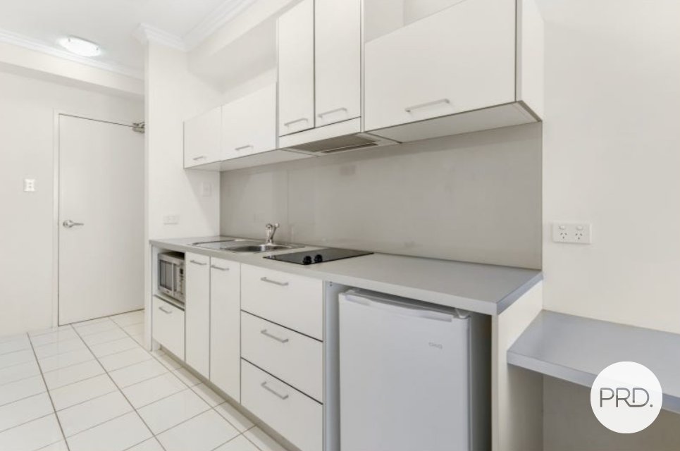 2205A/3 Main Street VARSITY LAKES 6