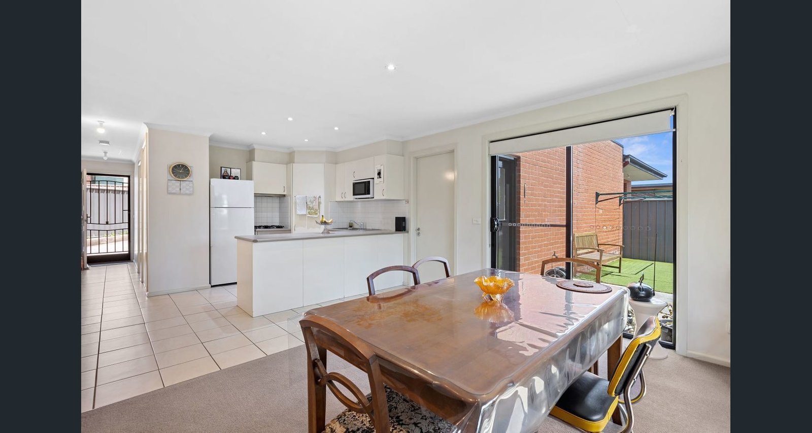 Gallery: 2/206 Neale St