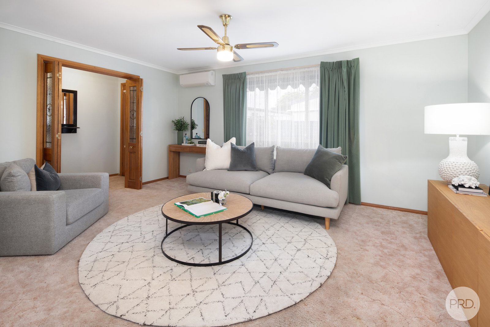 2/207 Yarrowee Street SEBASTOPOL 6