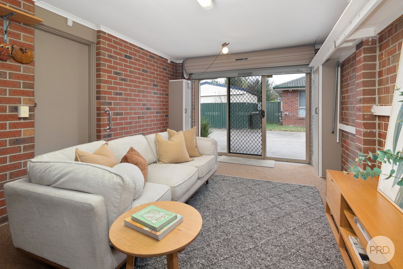 2/207 Yarrowee Street SEBASTOPOL 12