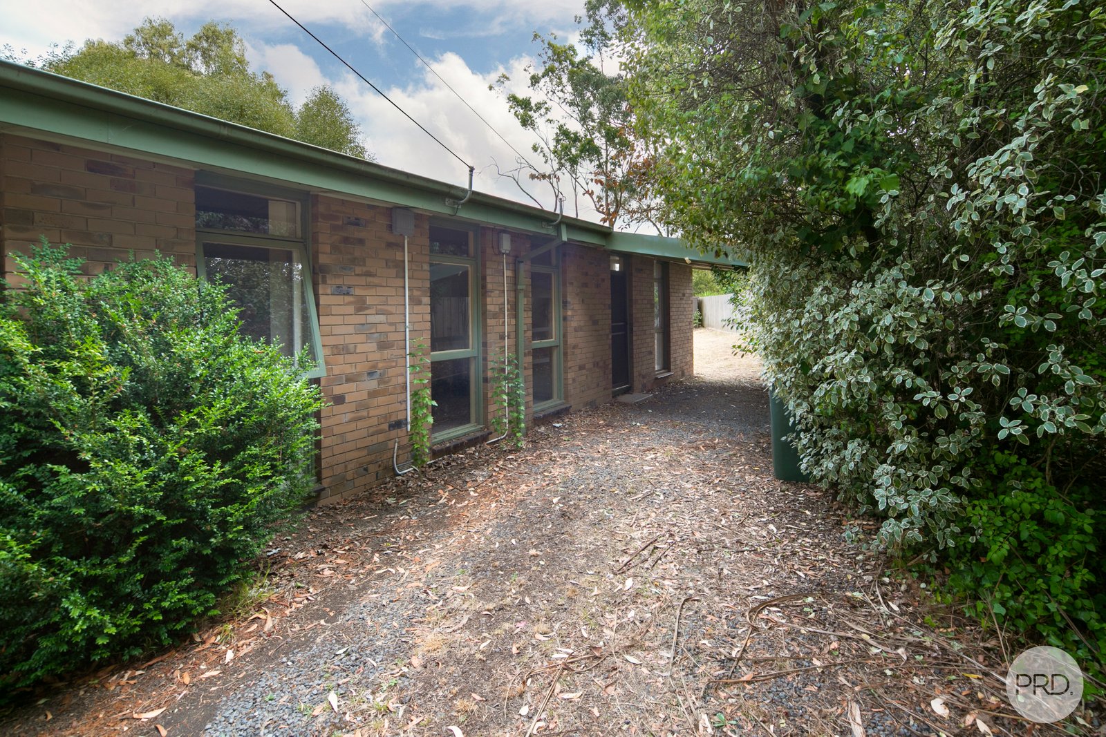 2/208 Eddy Ave  MOUNT HELEN 8