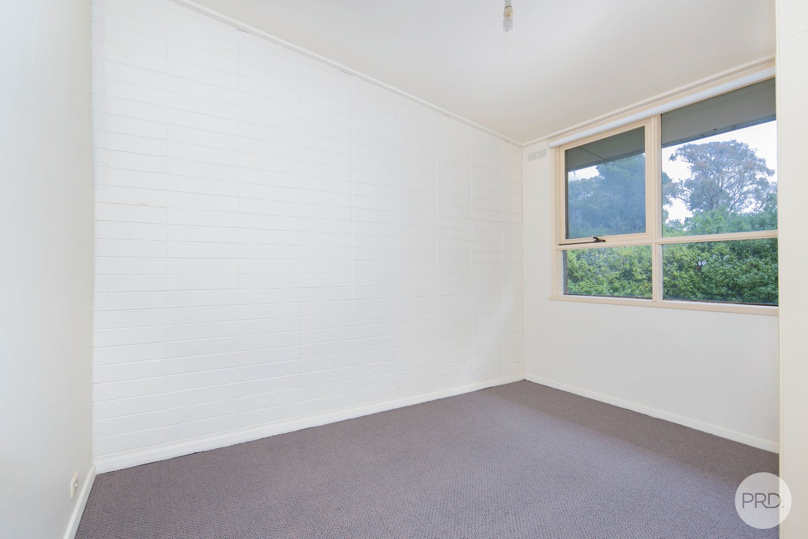 2/208 Eddy Ave  MOUNT HELEN 5