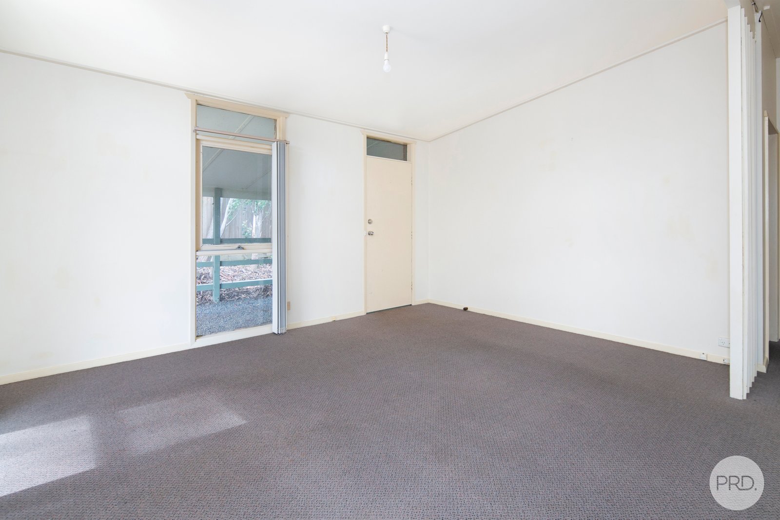 2/208 Eddy Ave  MOUNT HELEN 3