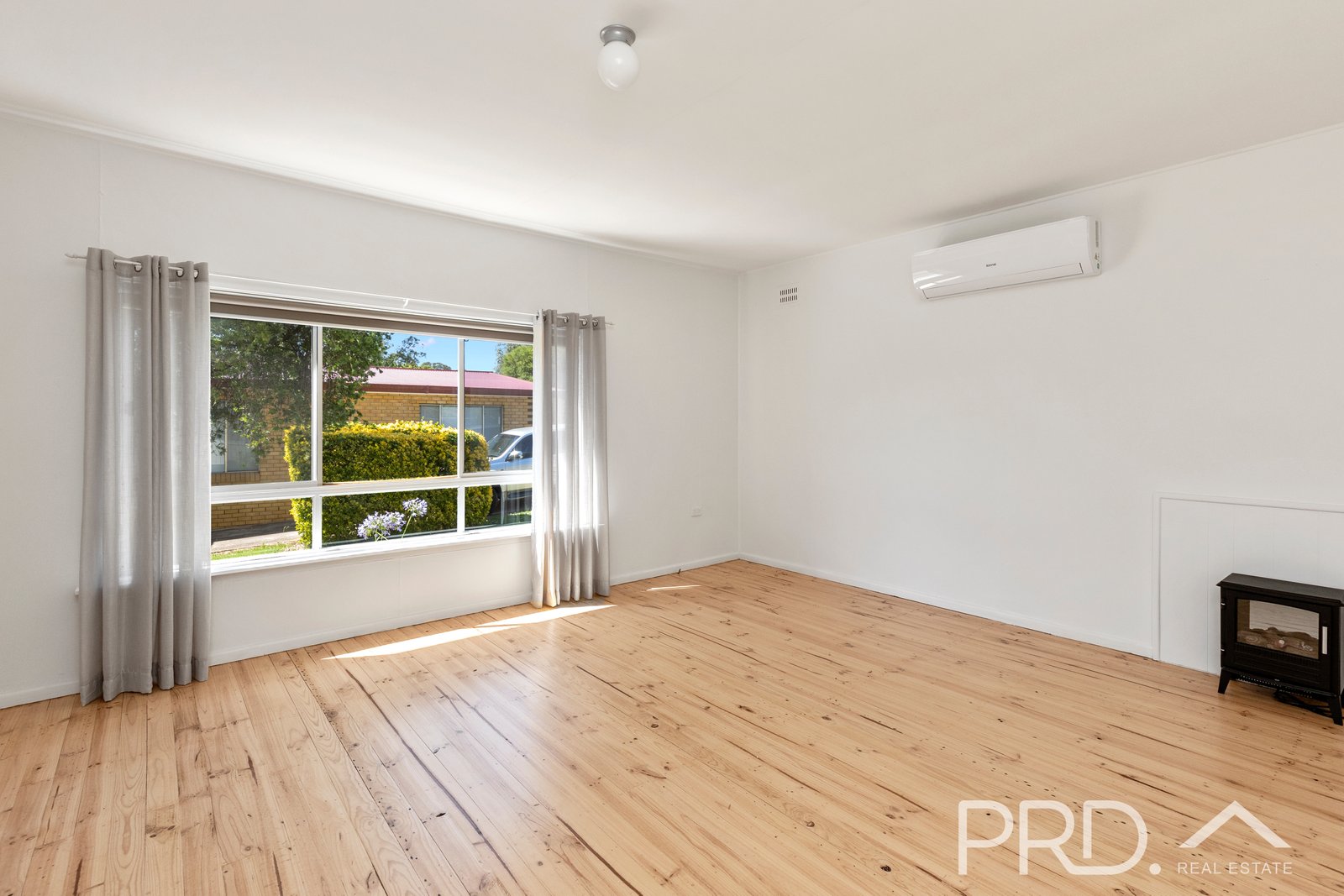 2/209 Capper Street TUMUT 3