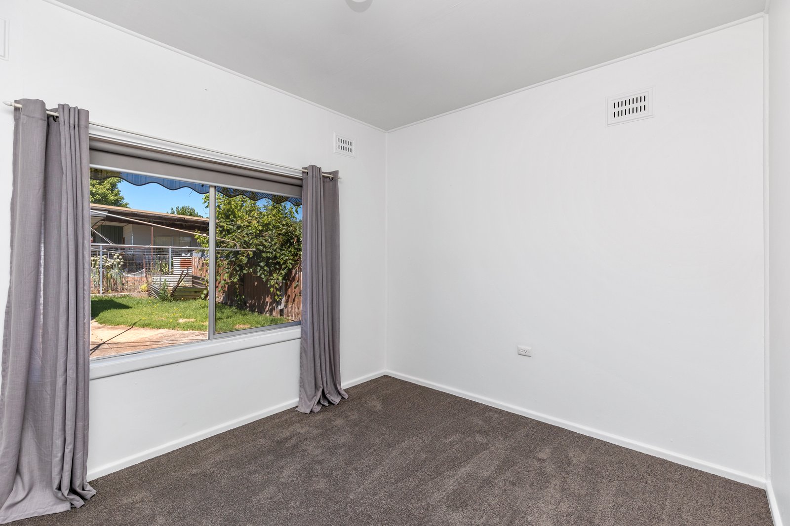 2/209 Capper Street TUMUT 5