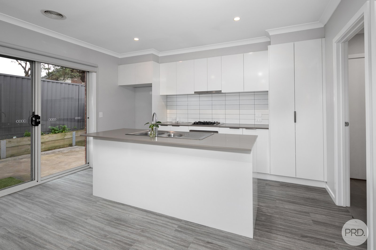 2/209 Tinworth Avenue MOUNT CLEAR 3