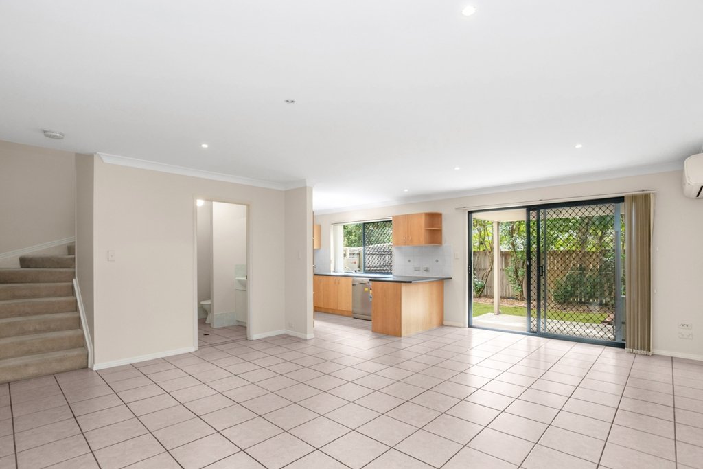 2/21 Broughton Road KEDRON 2