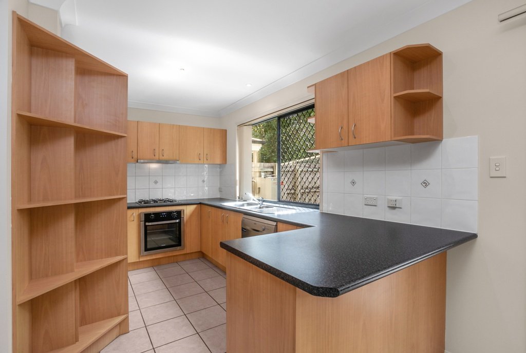 2/21 Broughton Road KEDRON 4