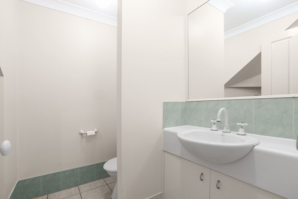 2/21 Broughton Road KEDRON 10