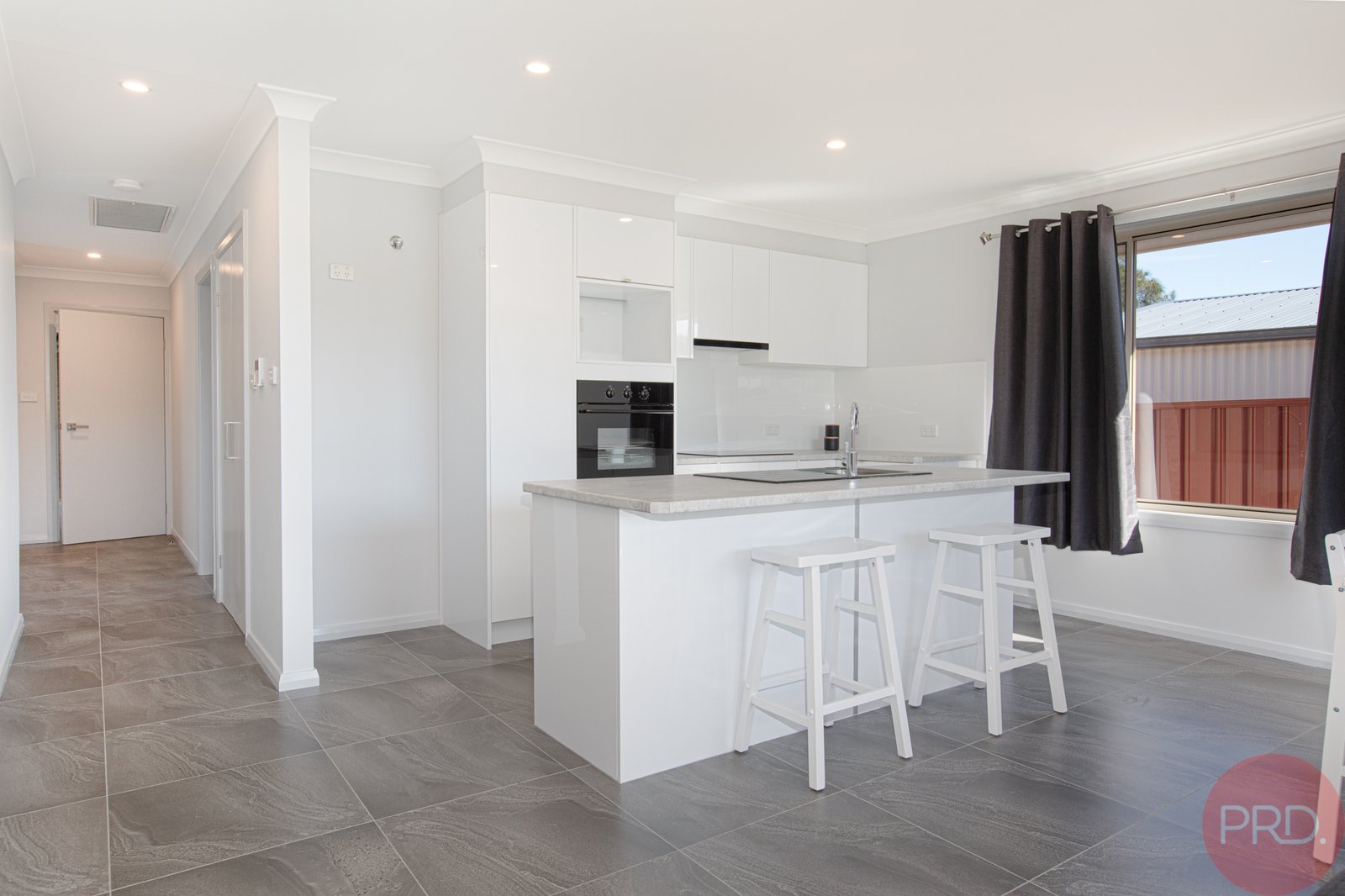 2/21 Clift Street GRETA 9