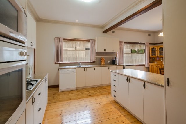 221 Clyde Street SOLDIERS HILL 7