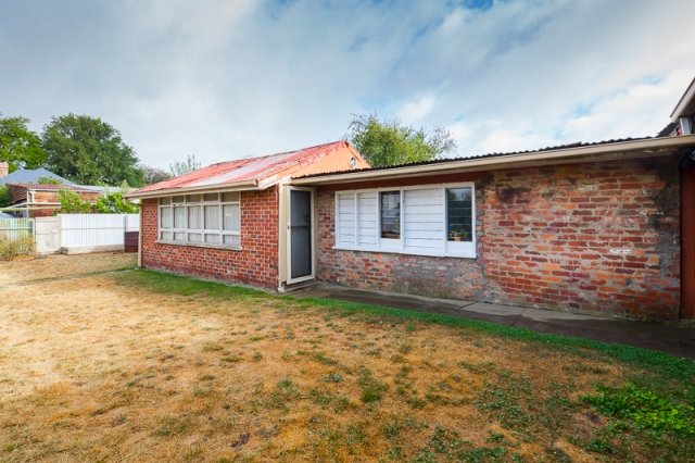 221 Clyde Street SOLDIERS HILL 15