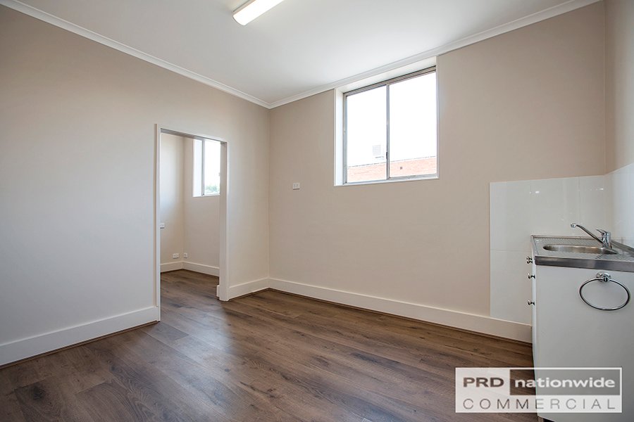 2/21 Crown Street TAMWORTH 5