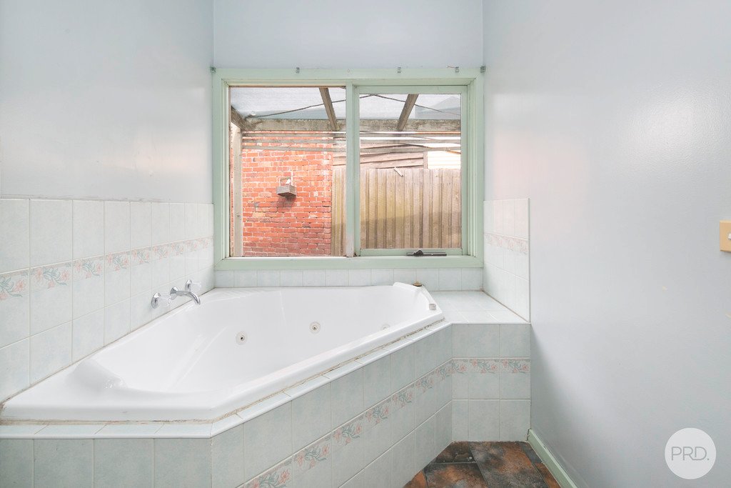 221 Doveton Street South BALLARAT CENTRAL 9