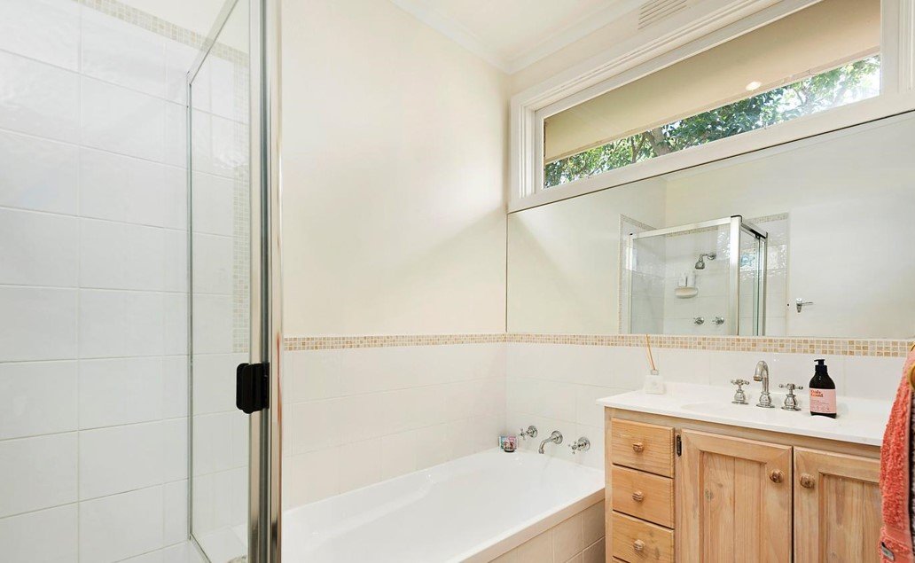 Real Estate and Property in 2/21 Haig Street , Box Hill South, VIC