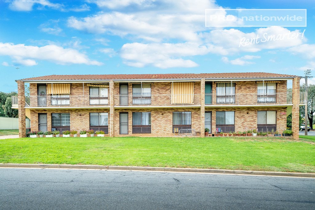 2/21 Nordlingen Drive TOLLAND 1