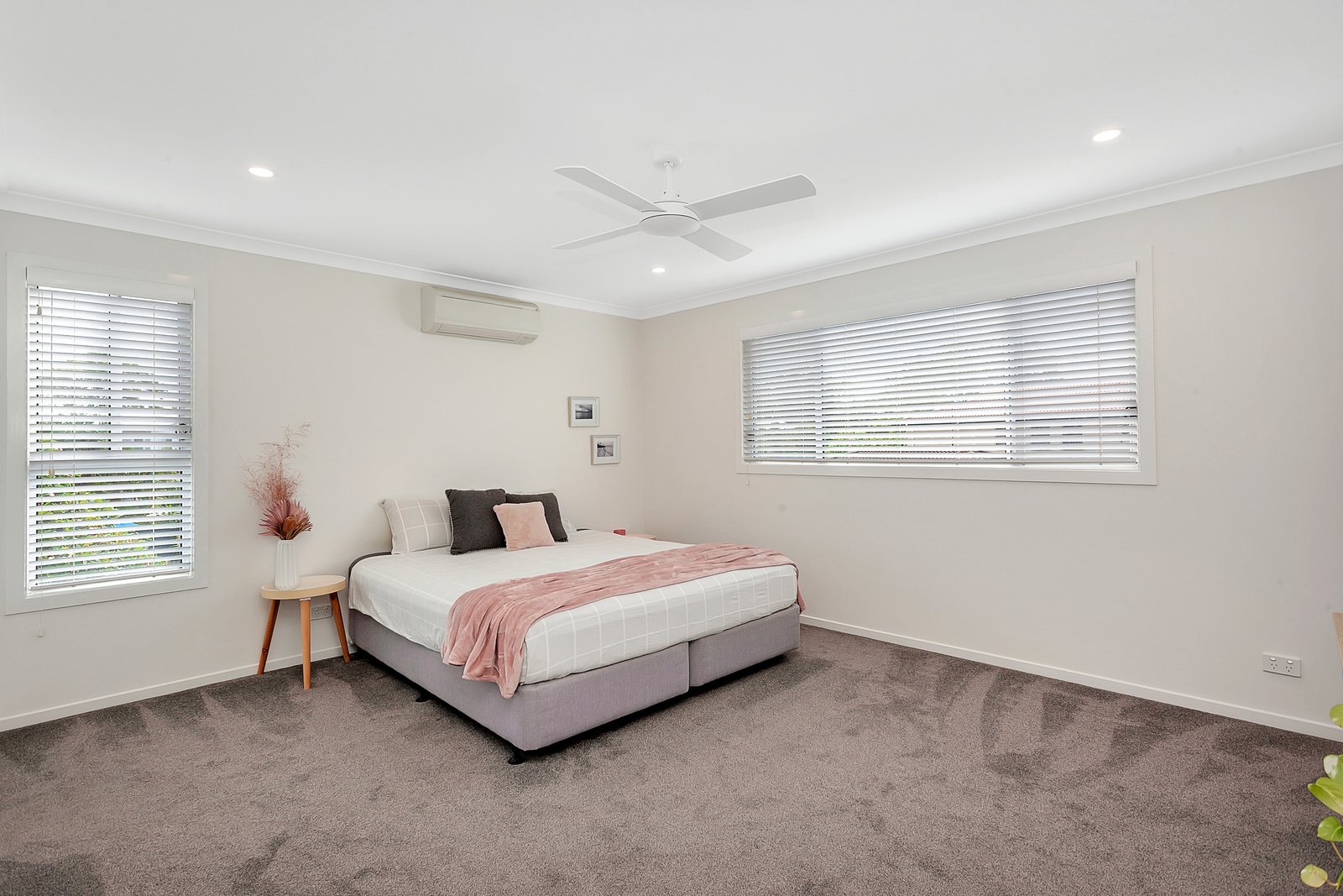 2/21 Nundah Ave  MIAMI 10