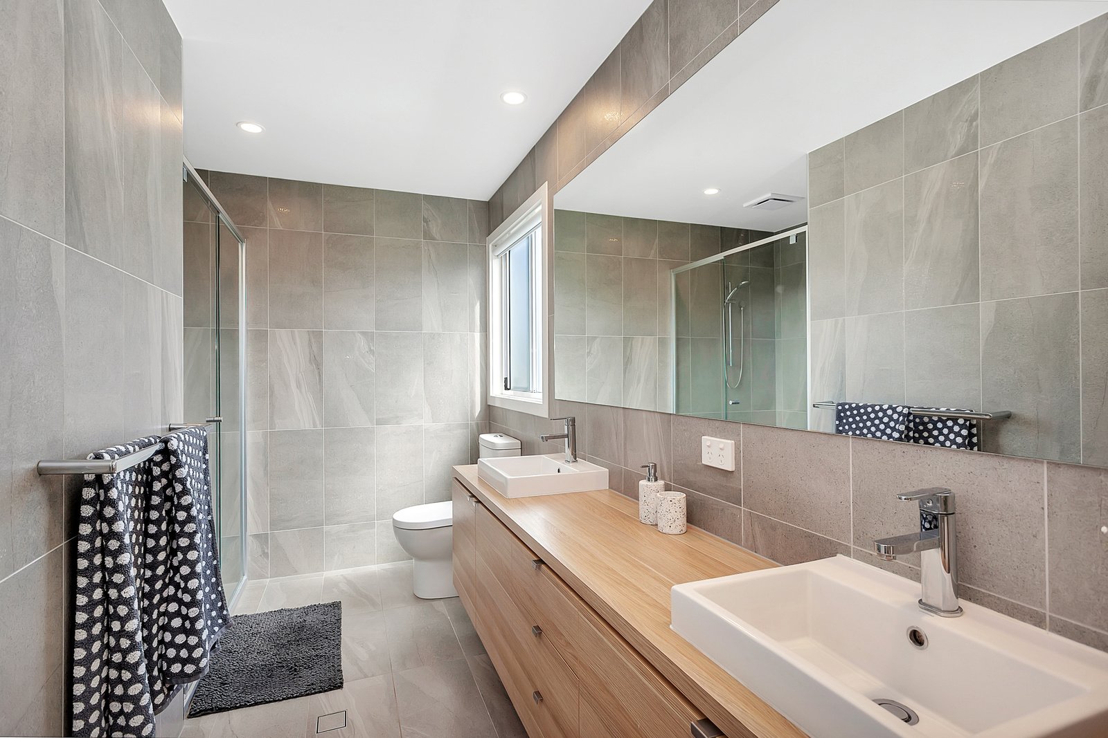 2/21 Nundah Ave  MIAMI 11