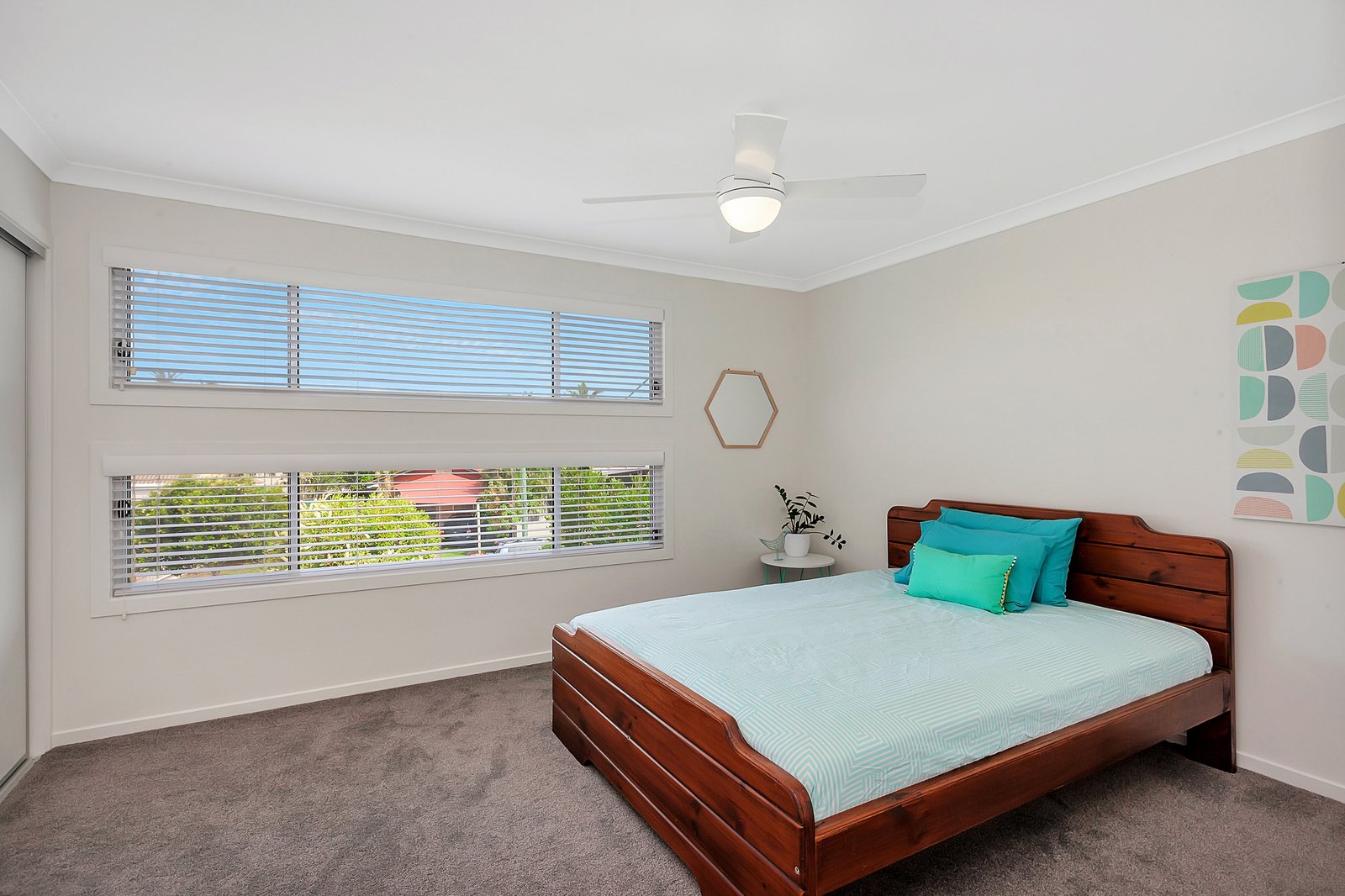 2/21 Nundah Ave  MIAMI 13