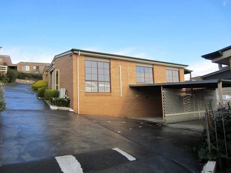 2/21 Quarry Road MORNINGTON 1