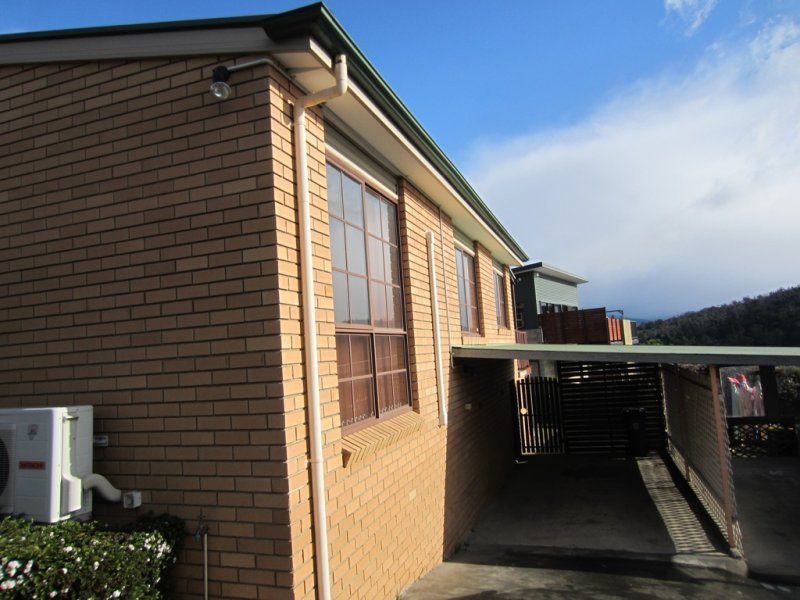 2/21 Quarry Street MORNINGTON 8