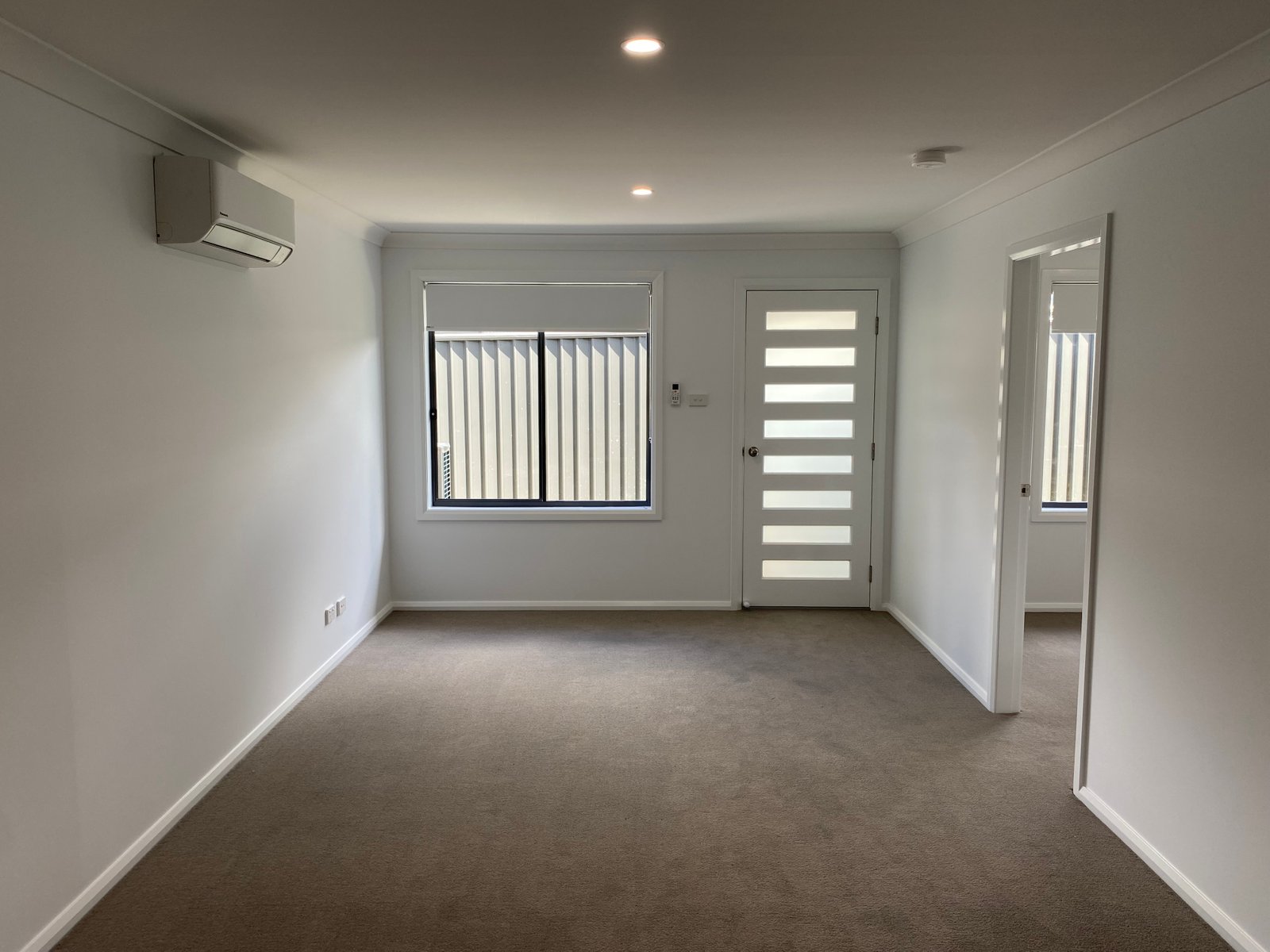 2/21 Reginald Drive TAMWORTH 4