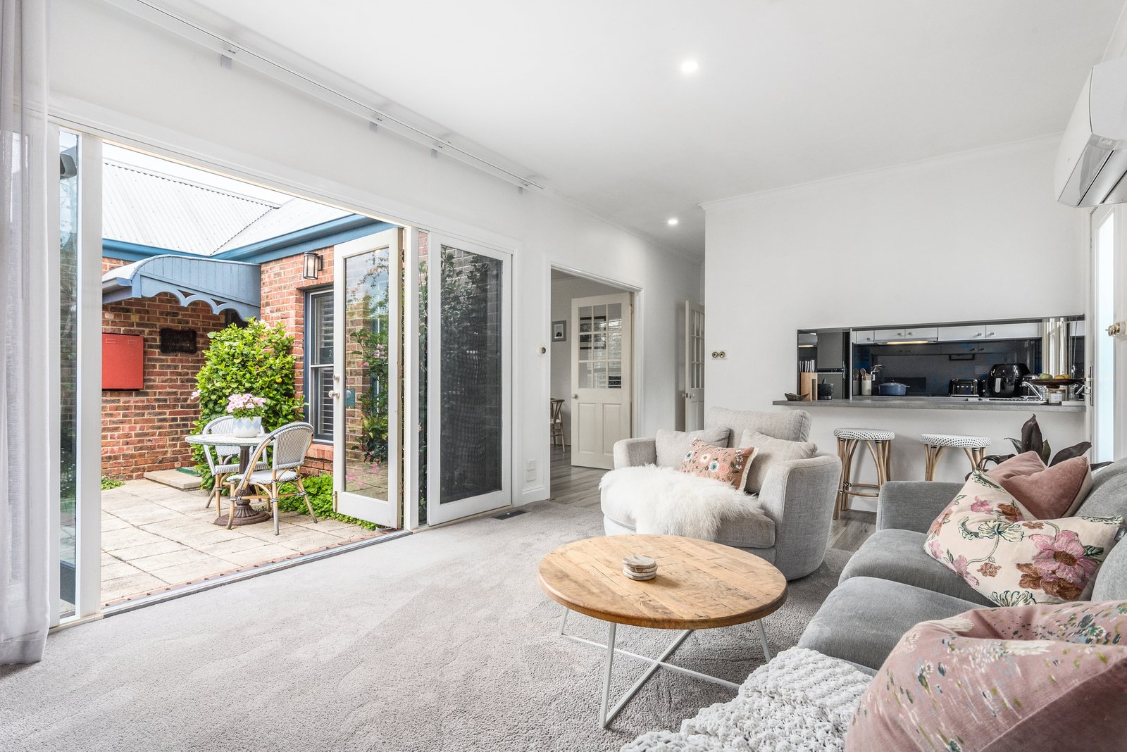 Gallery: 2/21 Russell Street