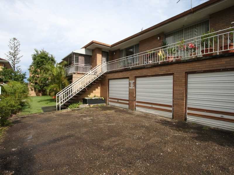 2/21 Surf Parade BROADBEACH 1