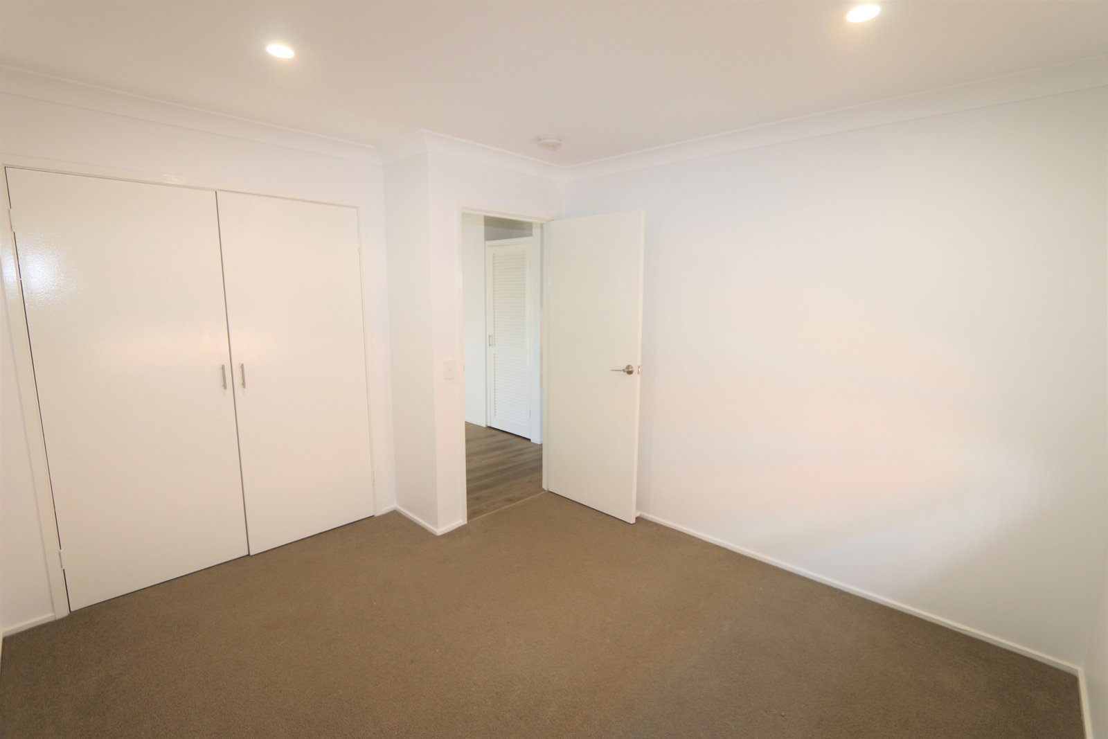2/21 Surf Parade BROADBEACH 6