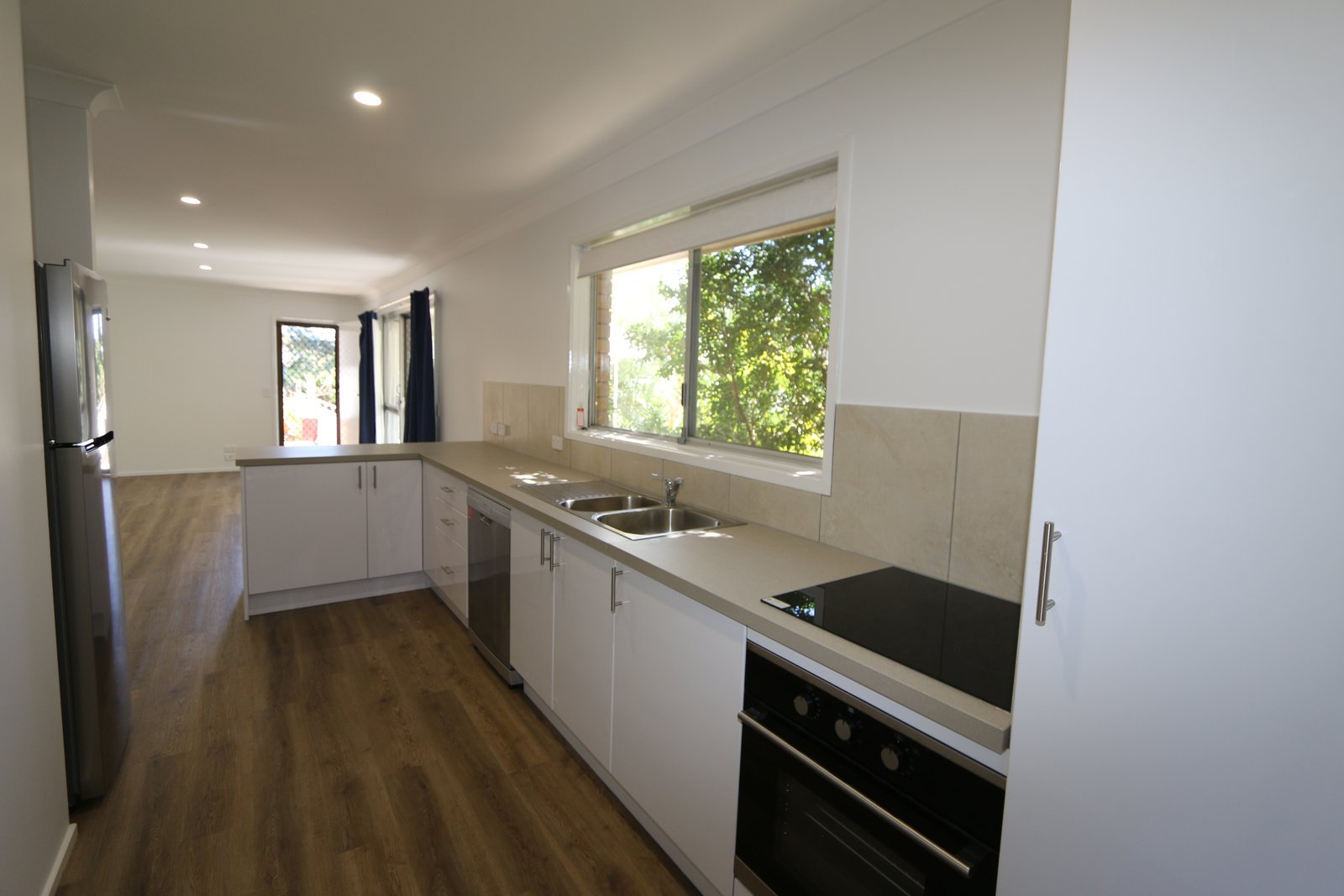 2/21 Surf Parade BROADBEACH 9