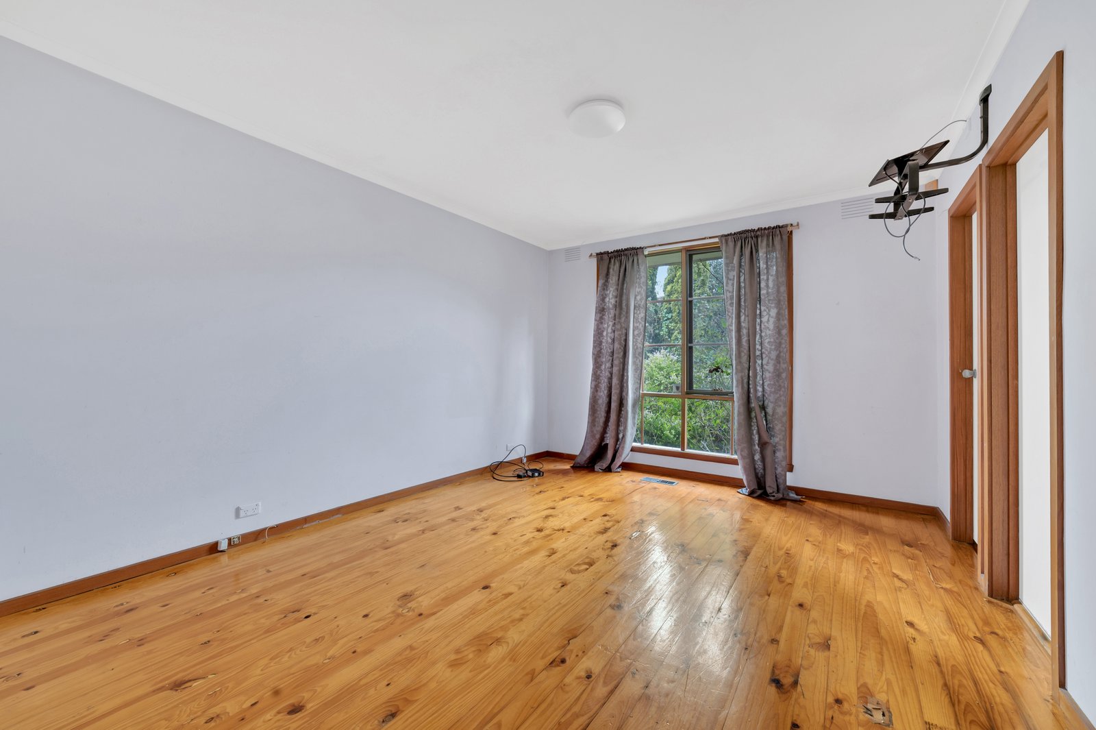 Real Estate and Property in 2/21 Toward Street, Murrumbeena, VIC