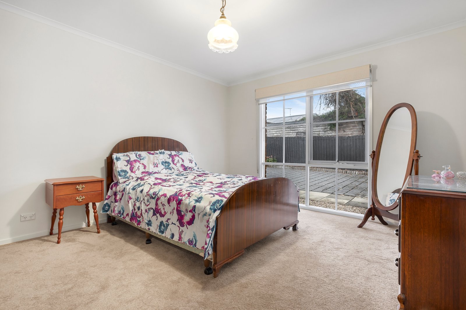 Gallery: 2/21 Violet Crescent