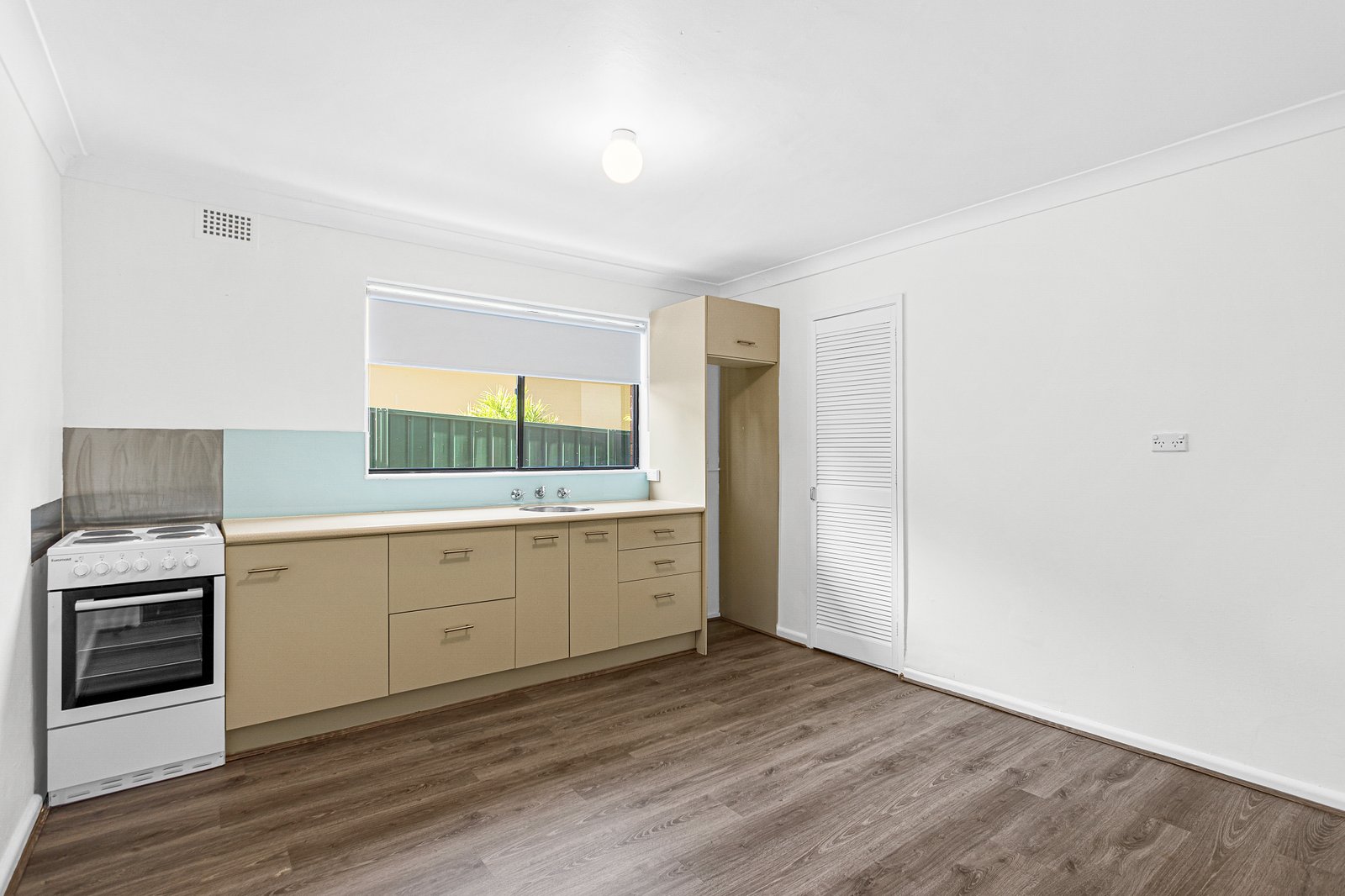 2/21 William Beach Rd  KANAHOOKA 3