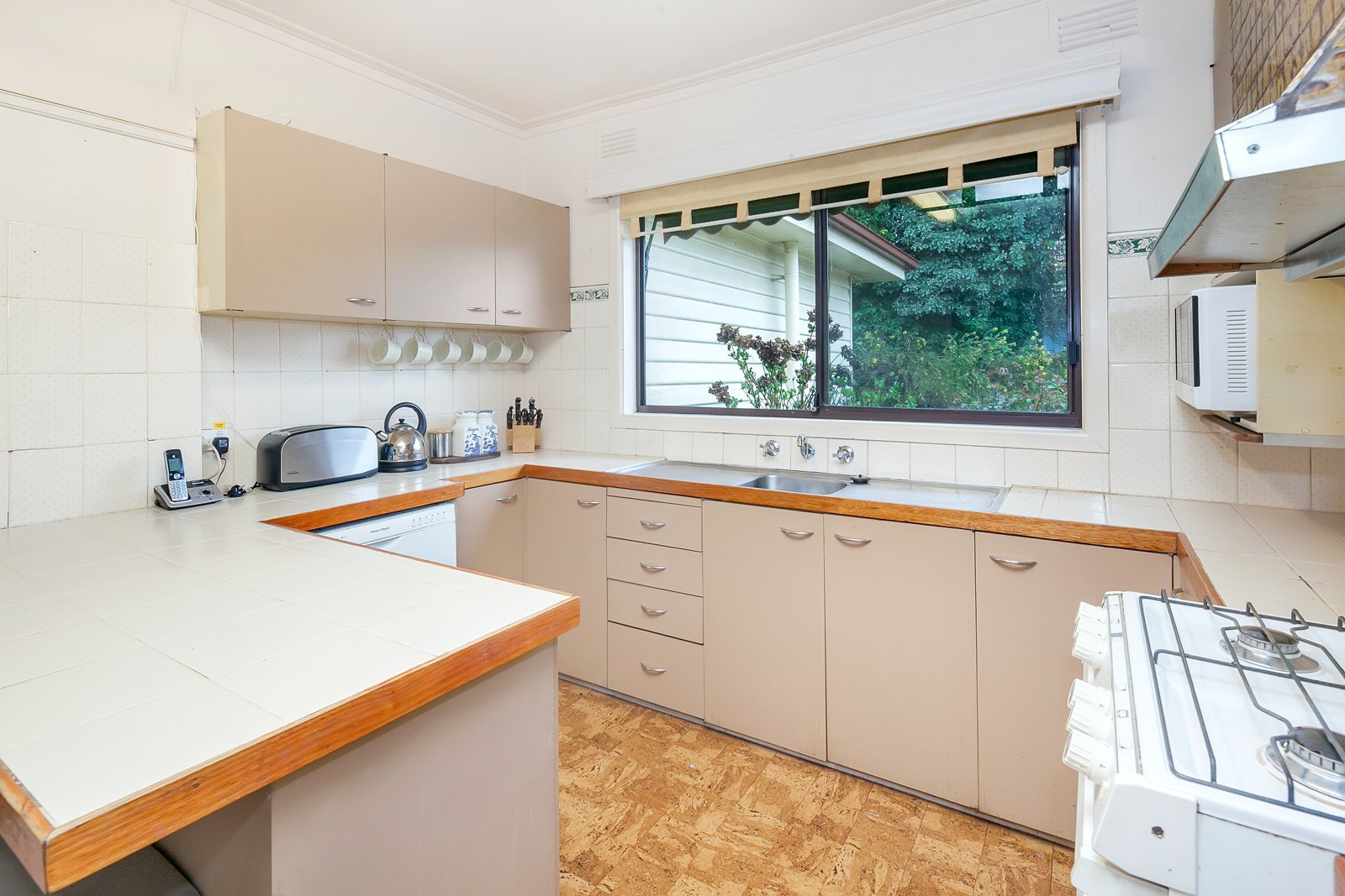 221 Winter Street DELACOMBE 4