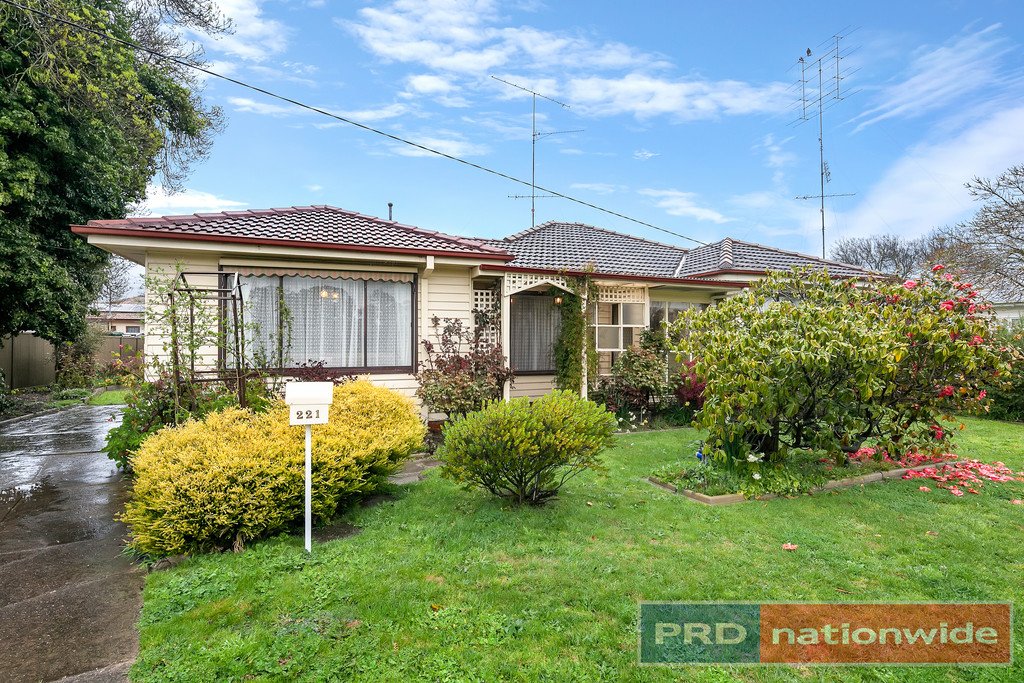 221 Winter Street DELACOMBE 16