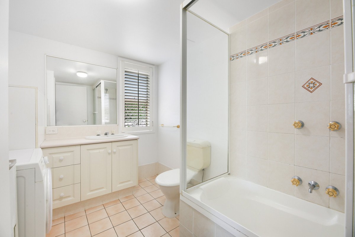 2/2103 Gold Coast Highway Miami 7