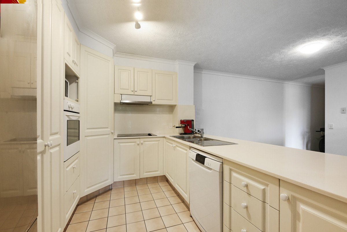 2/2103 Gold Coast Highway Miami 13